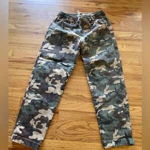 Camo cargo like pants